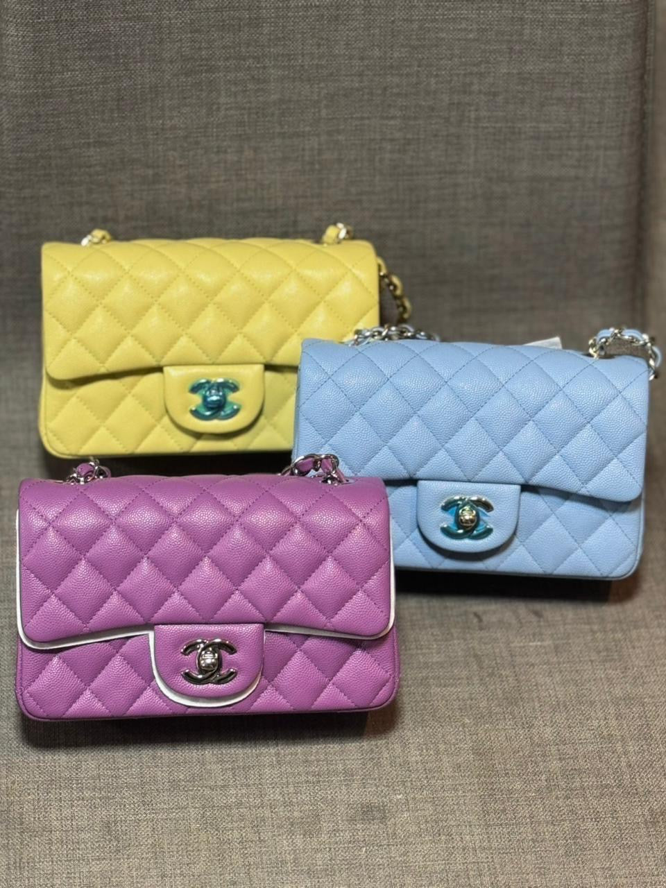 Quilted Bag with Top Handle – Modern Sophistication