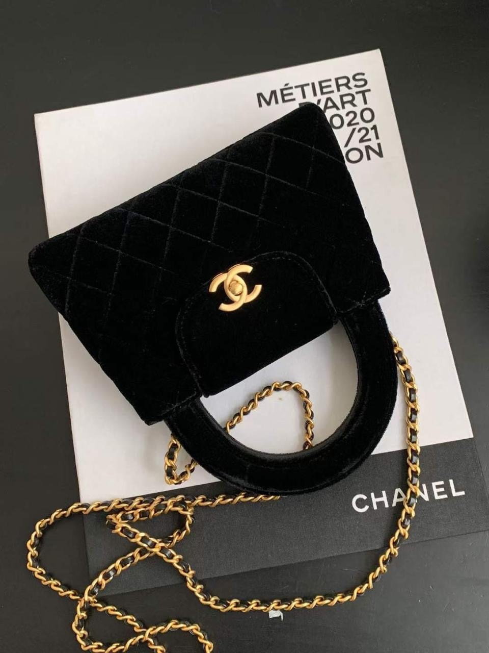 Black Quilted Velvet Bag – Timeless Elegance