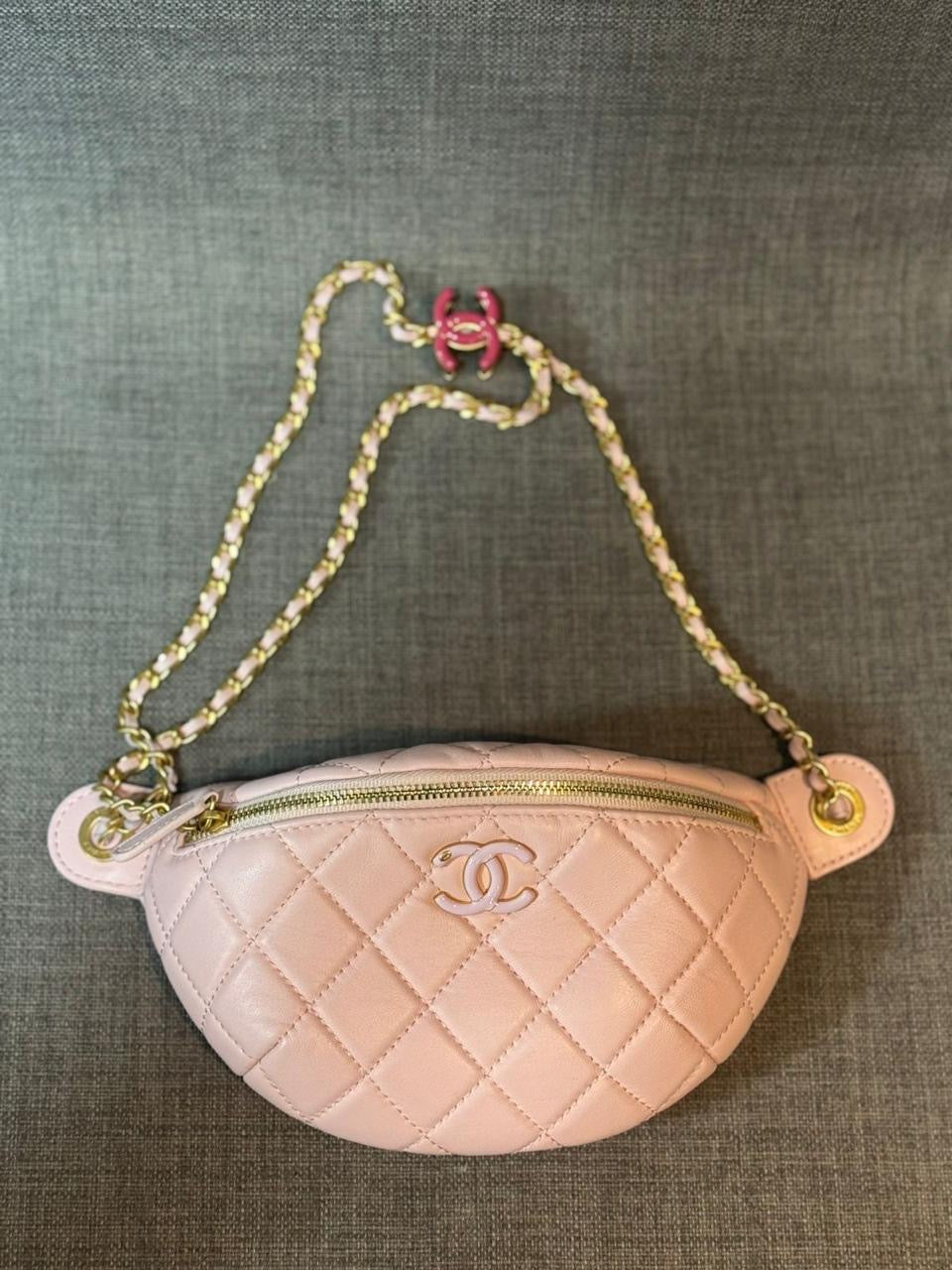 Pink Quilted Bag with Gold Chain – Sophisticated Charm